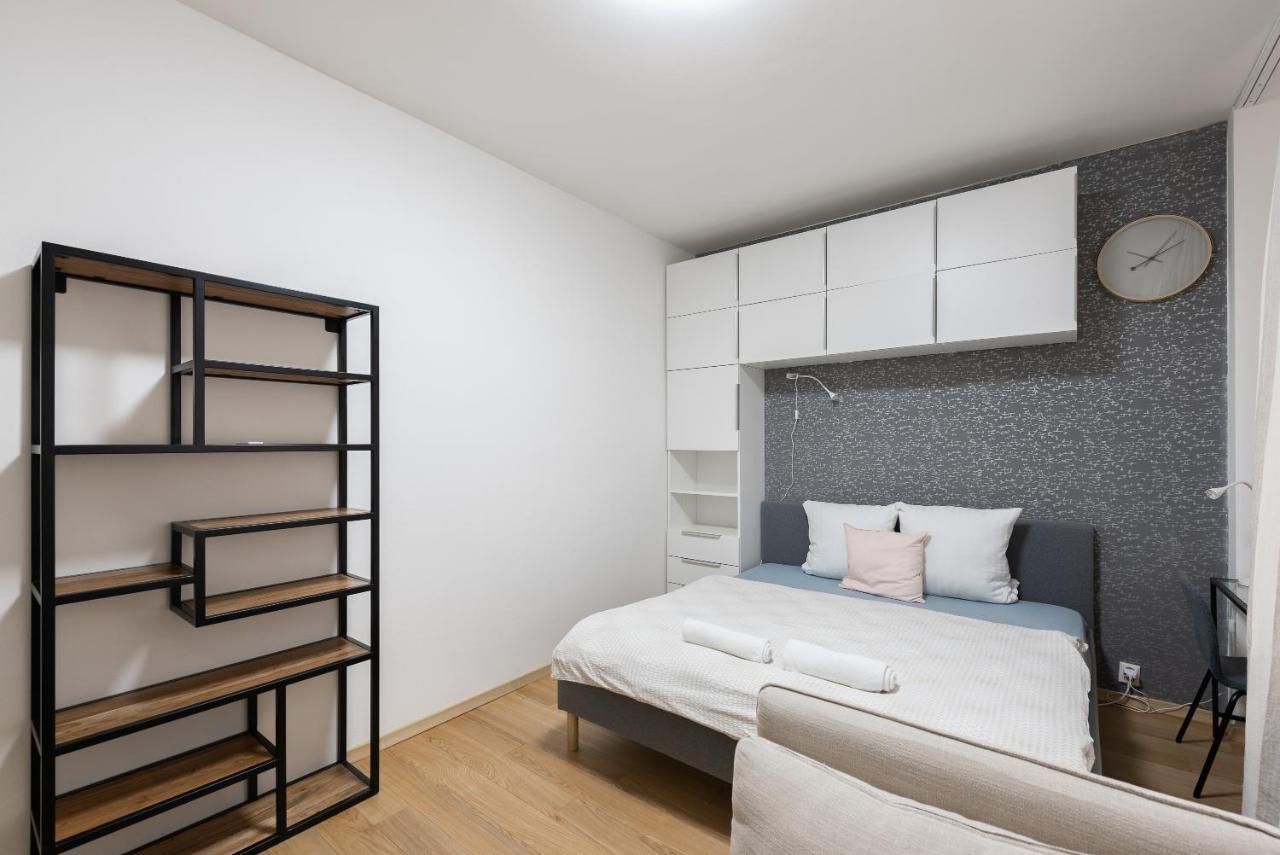 Lotus Apartment Прага Экстерьер фото